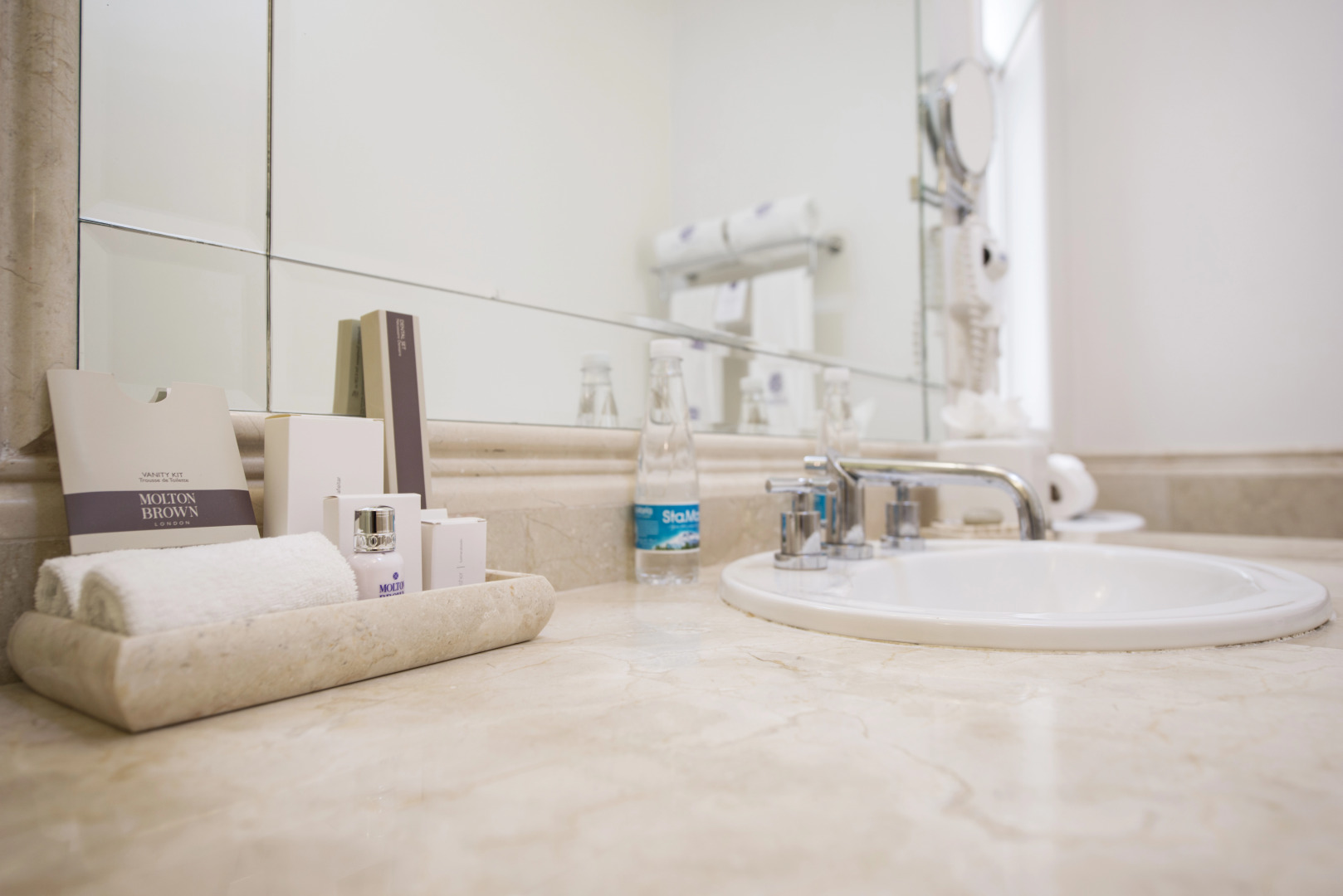 Casa Bonita Hotel & Luxury Residence