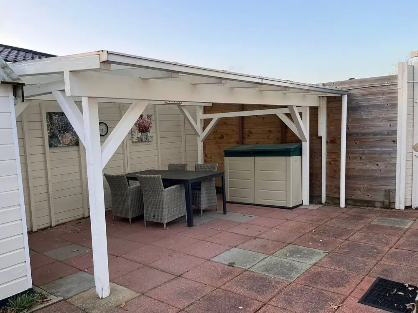 Bungalow in Makkum Near Lake Beach