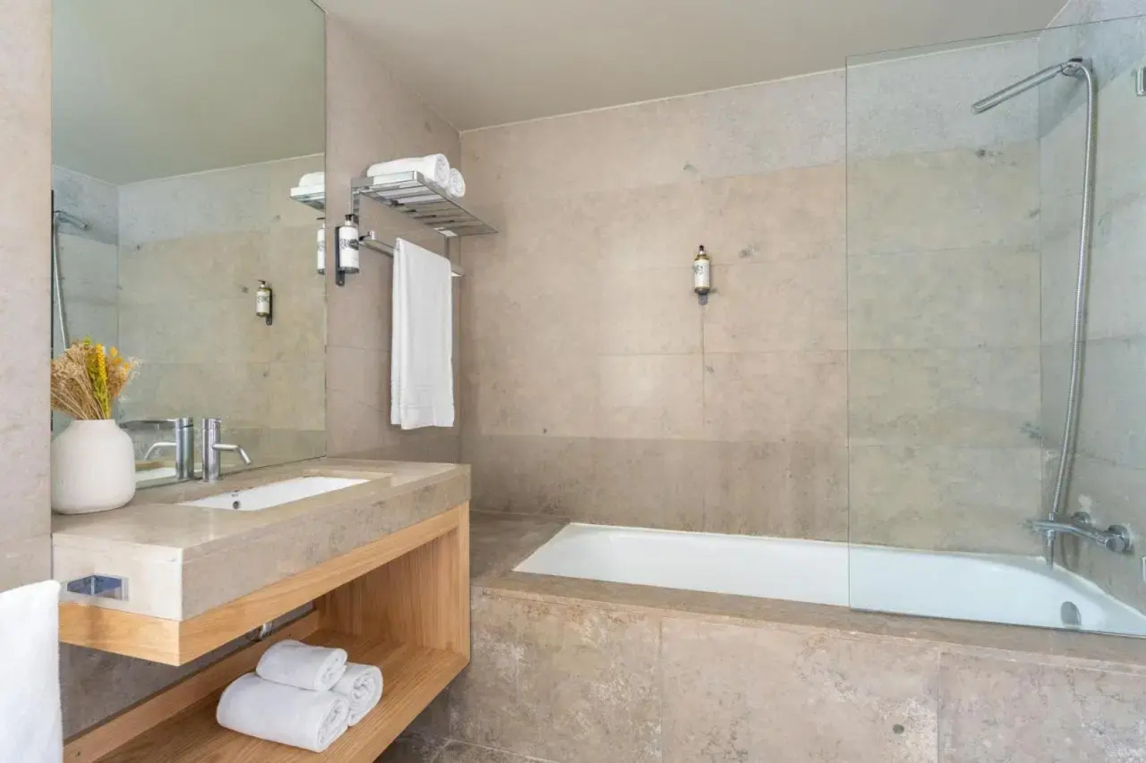 Aqualuz Troia Mar by The Editory