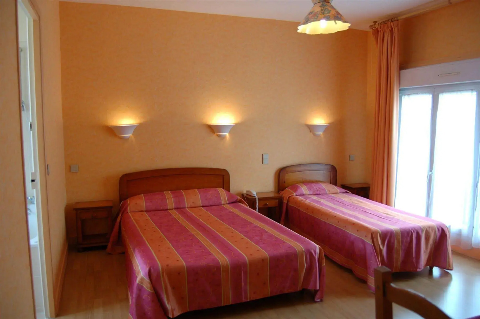 Hotel Des Couronnes Chateaudun