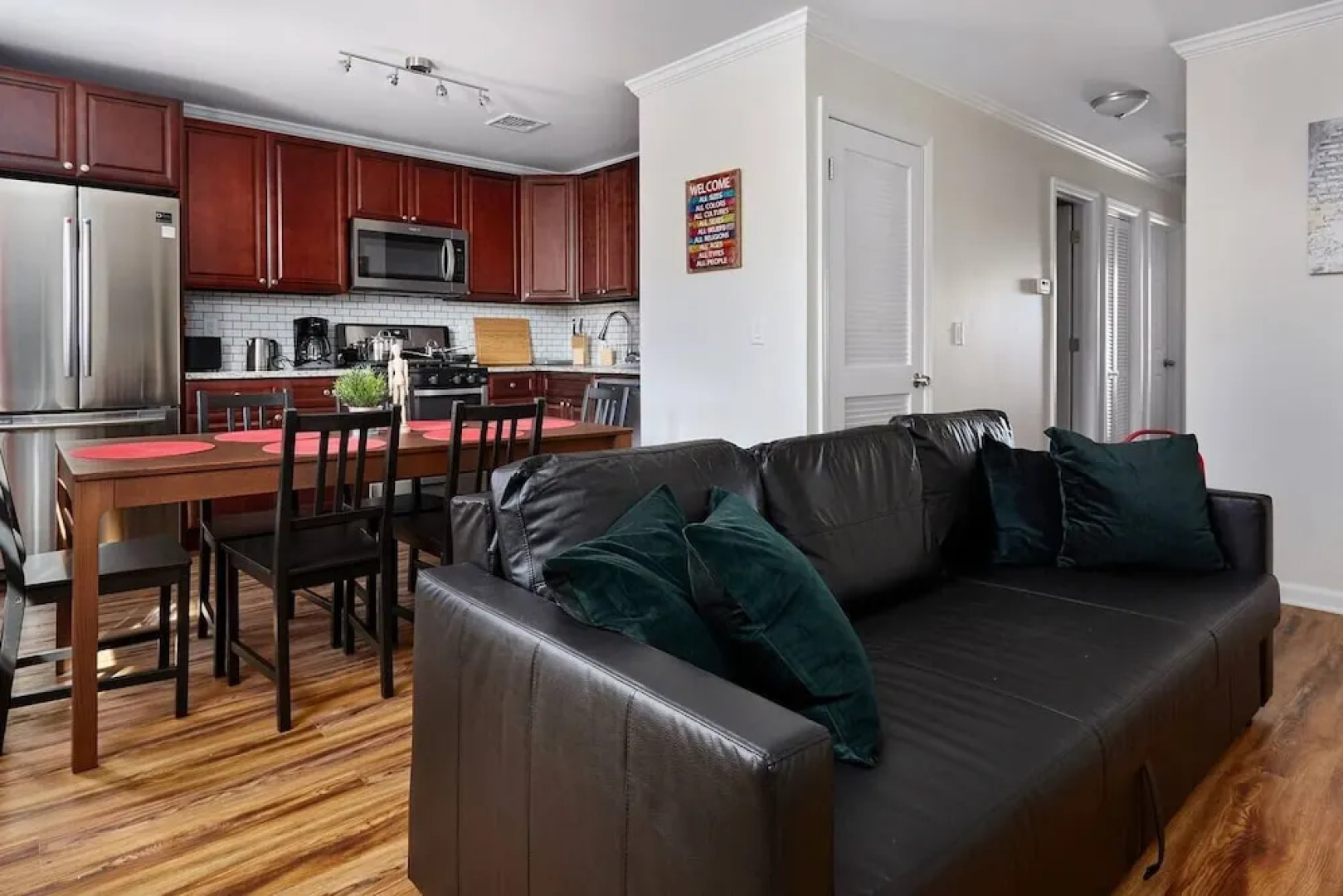 TWO Modern 3BR Apartment PERFECT for GROUPS