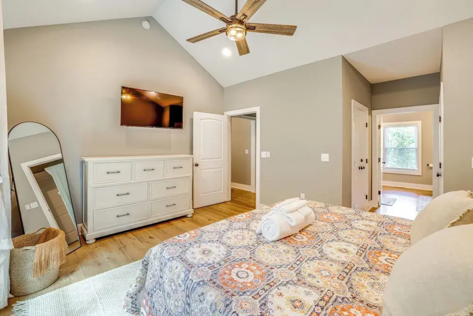 9 Mi to Smith Mountain Lake: Getaway in Moneta!