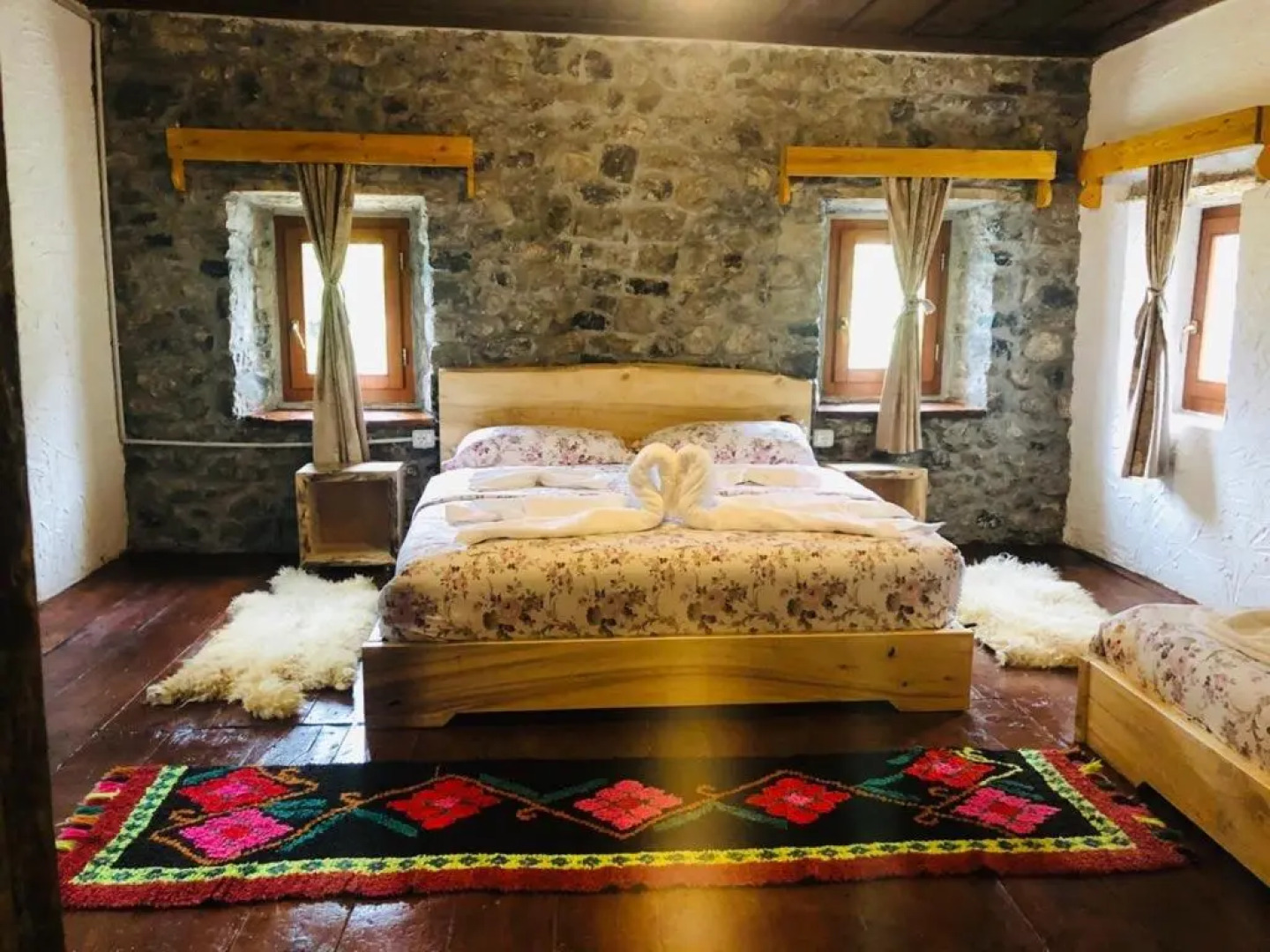 Shpella Guesthouse Theth