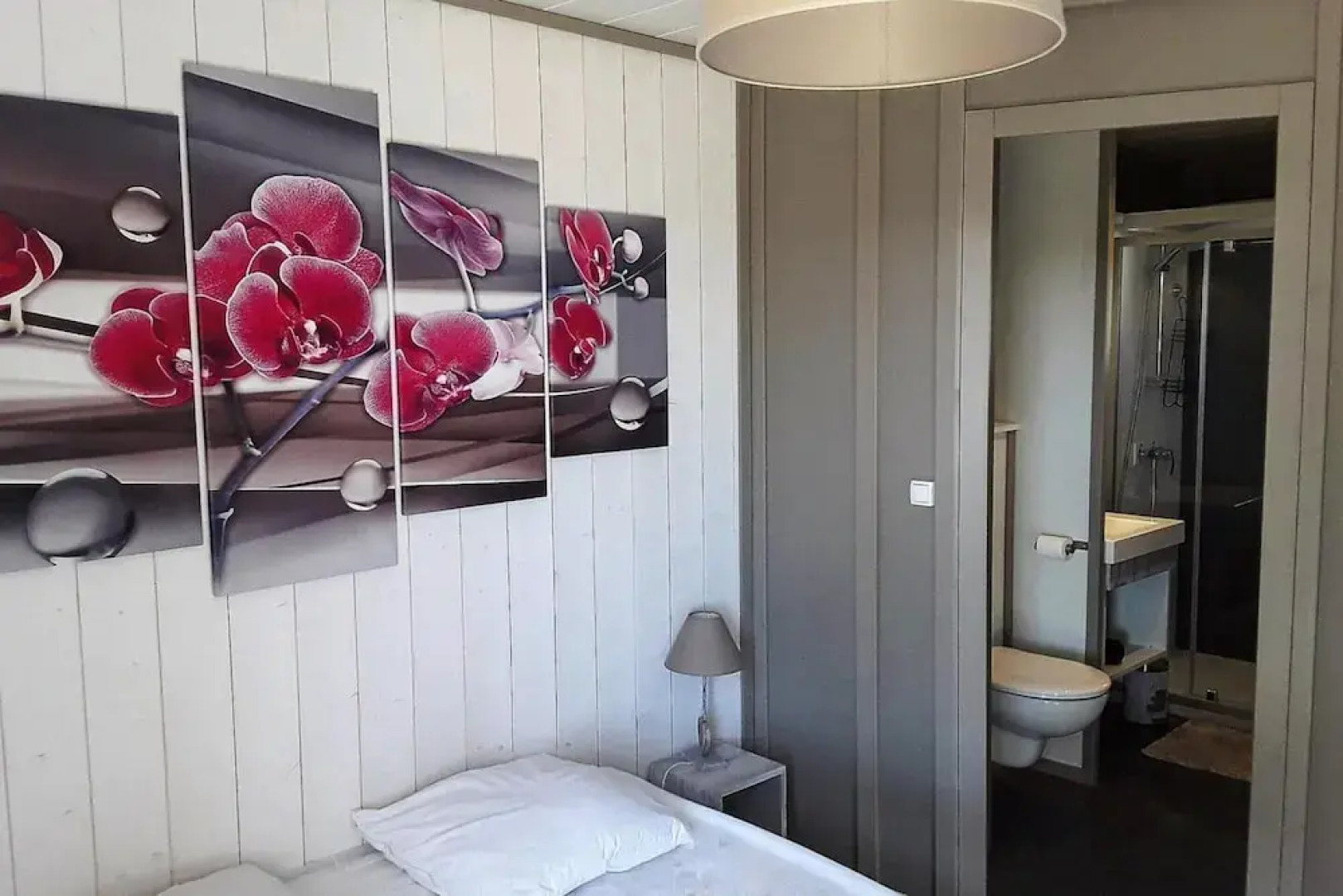 Chalet in Pomerols Near Mediterranean Beaches