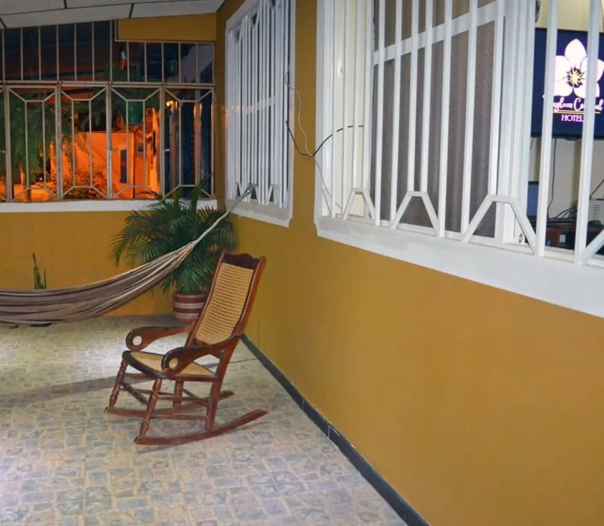 Mayleen Colonial Hotel