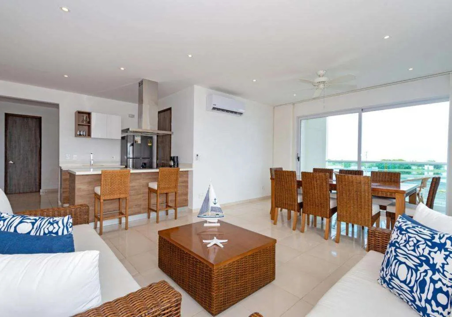 Marina Puerto Velero