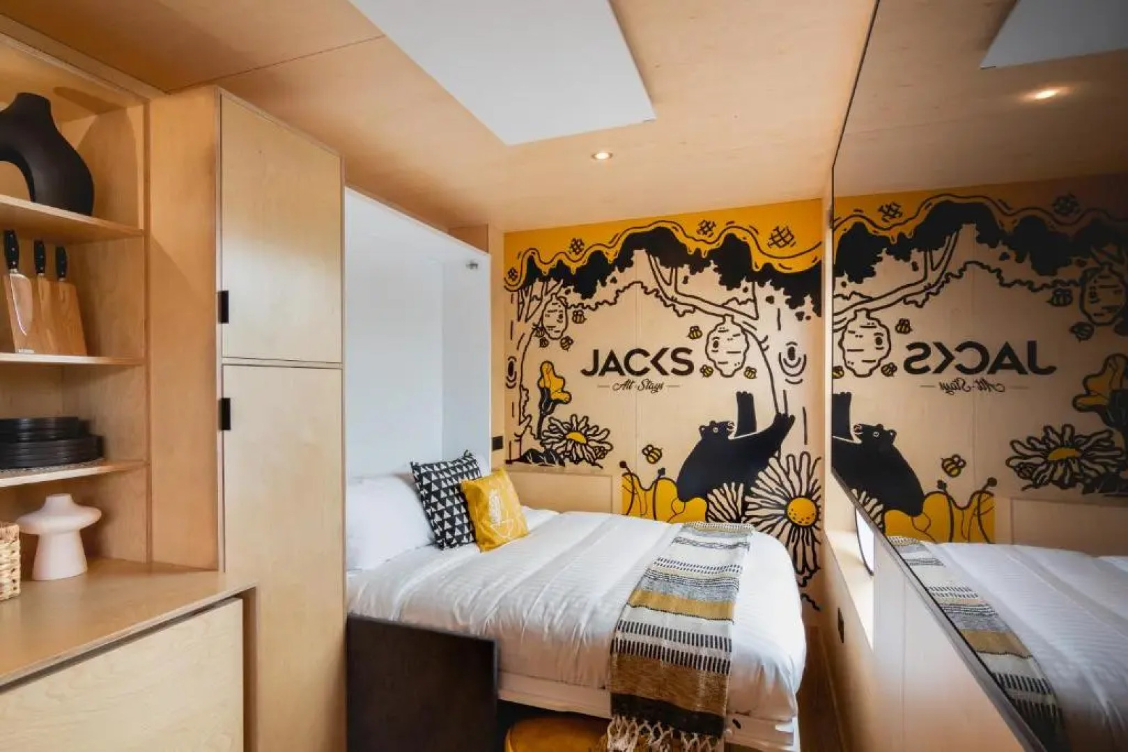 The Jungle - Unique Hot Tub Cabin in Millport