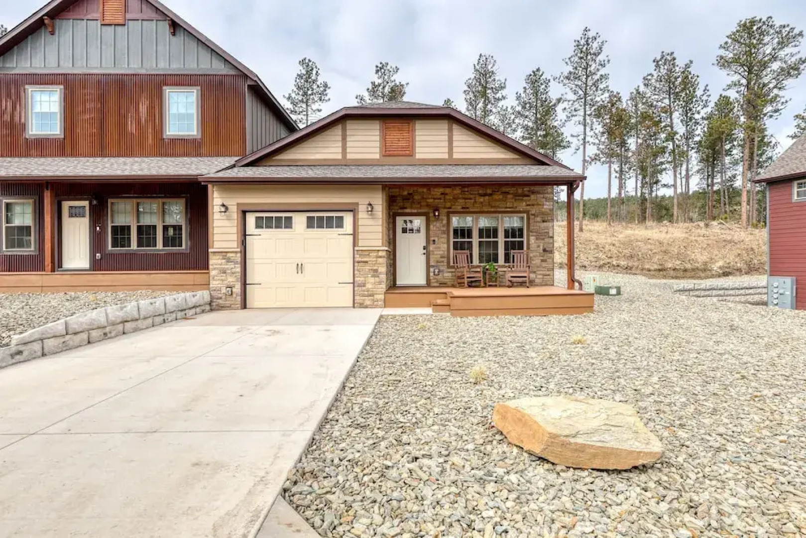 Serene Retreat King Bed at Rockerville Gold Town