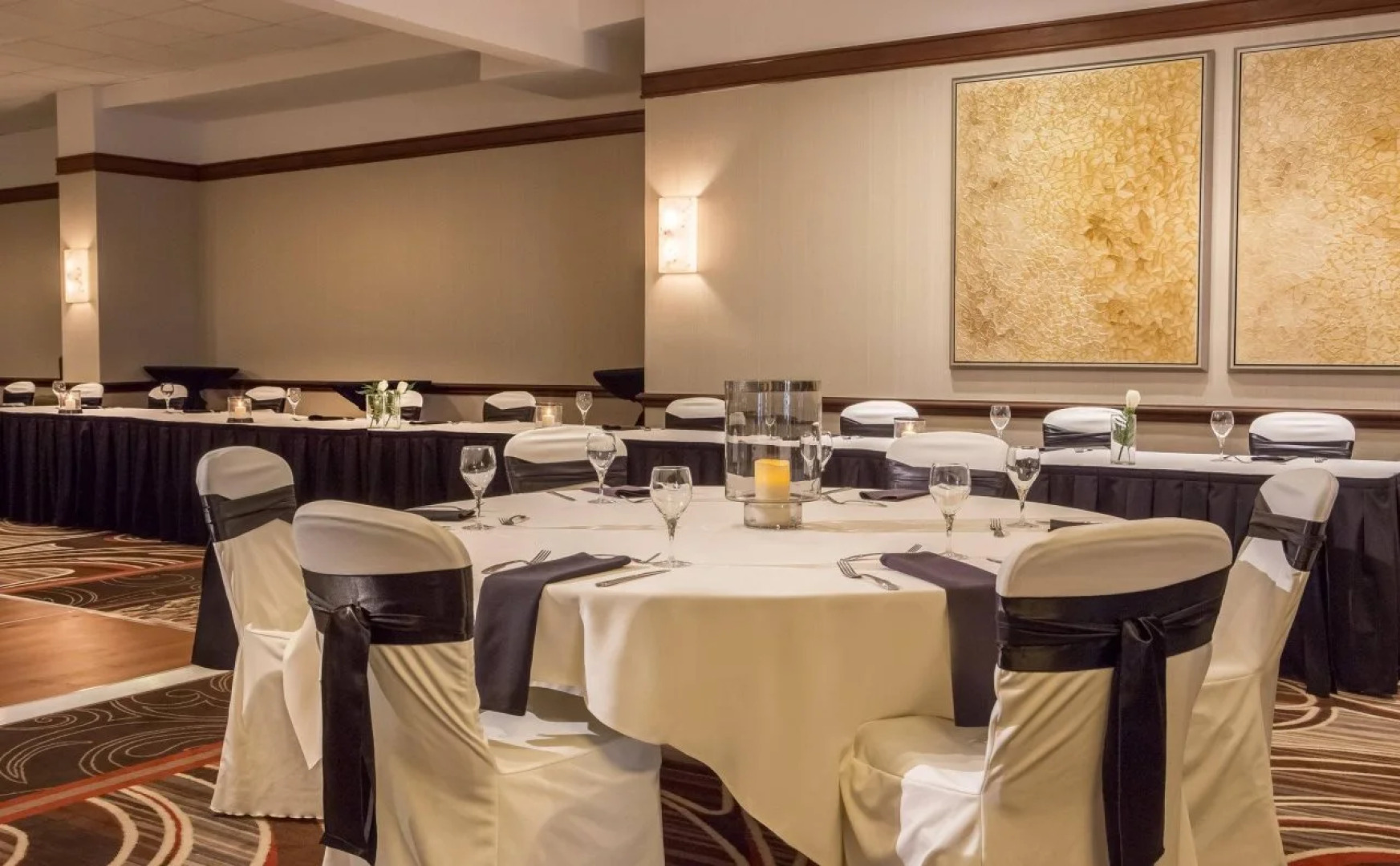 Wyndham Omaha / West Dodge