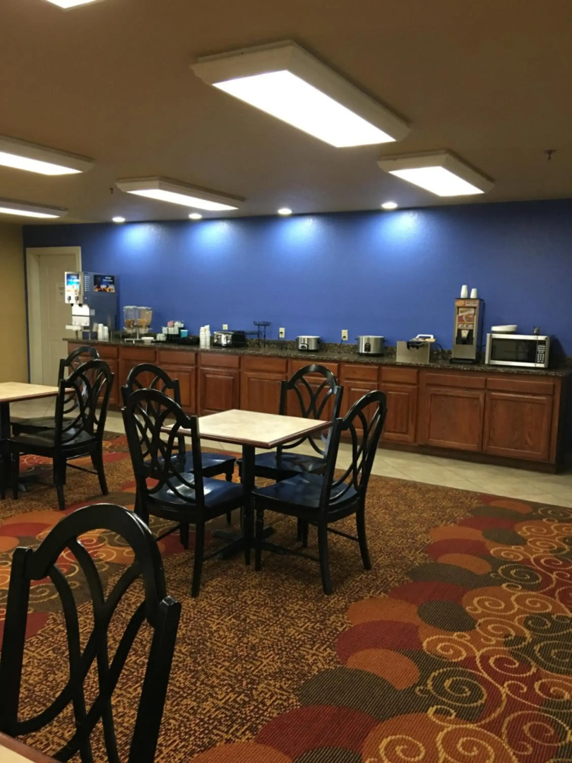 Hilltop Inn and Suites
