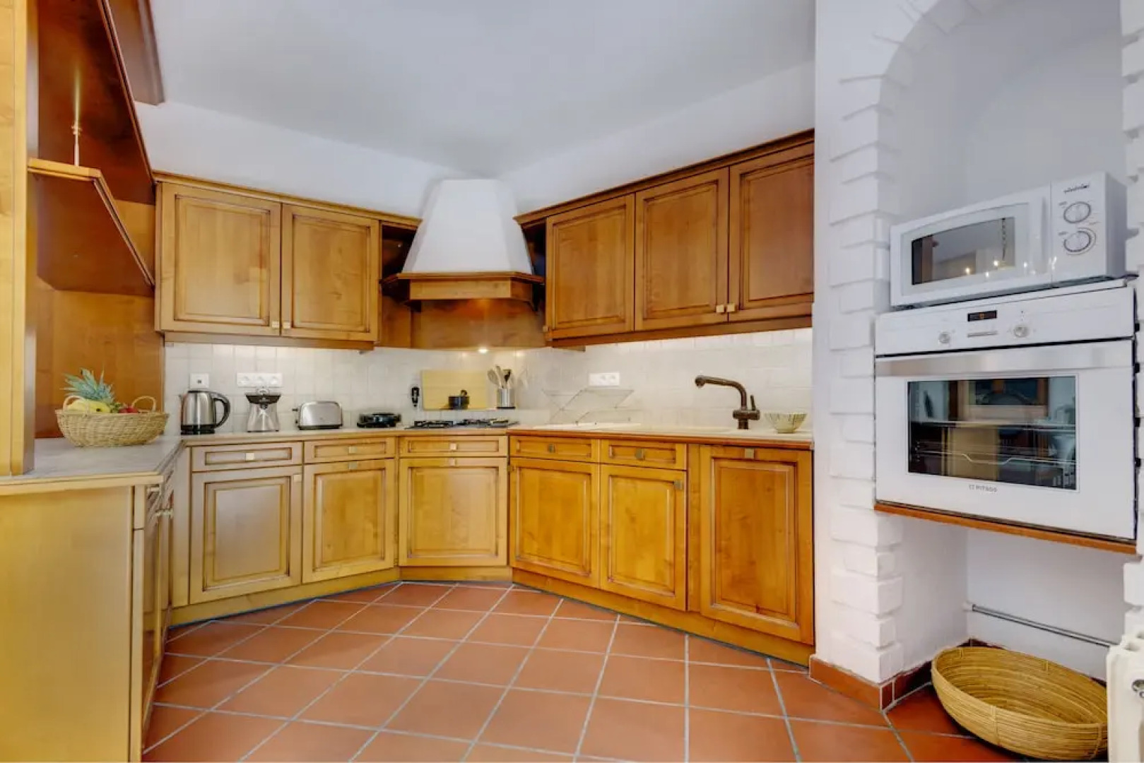 Traditional res next to Acropolis