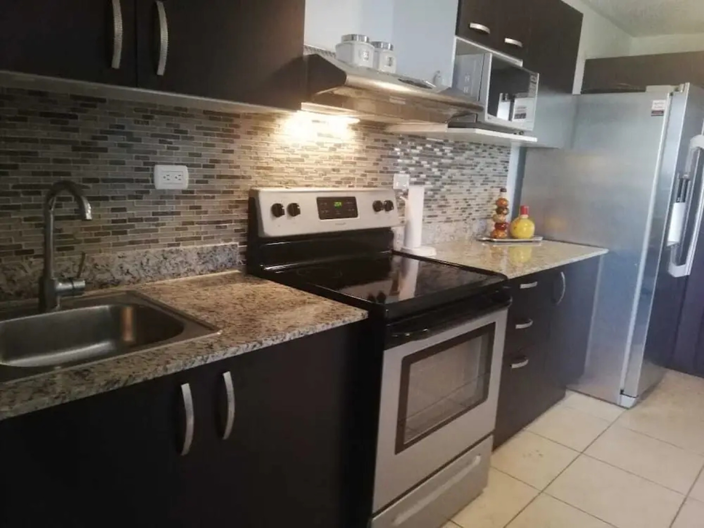 Apartment by airport on way to beach