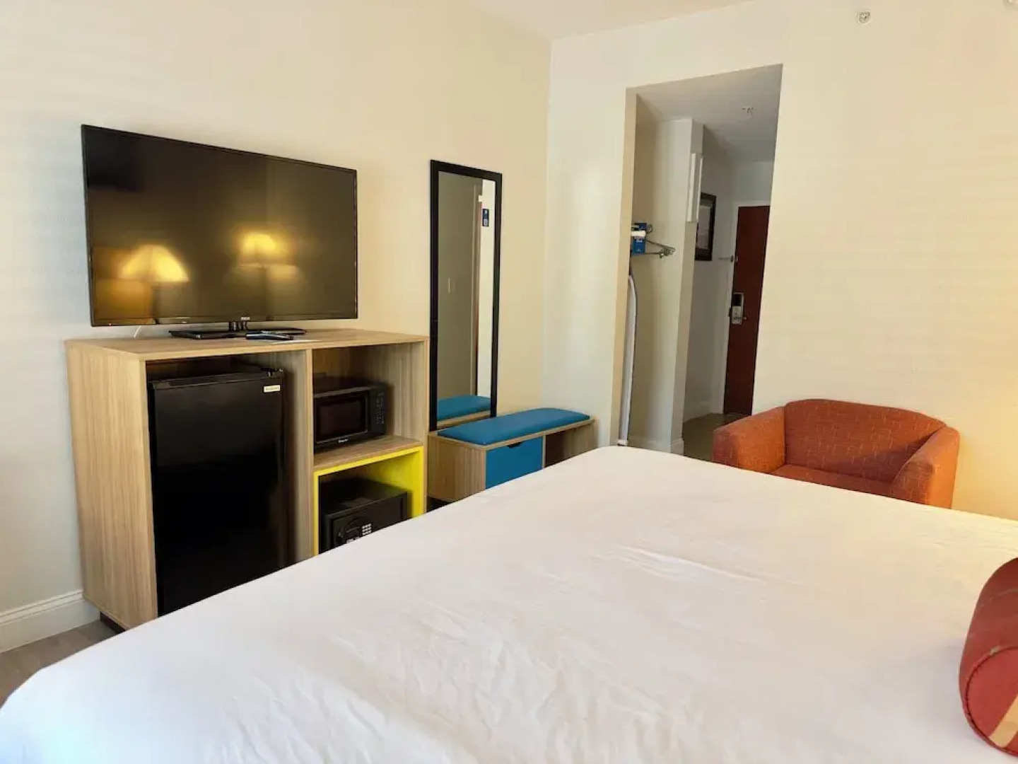 Days Inn & Suites Lakeland