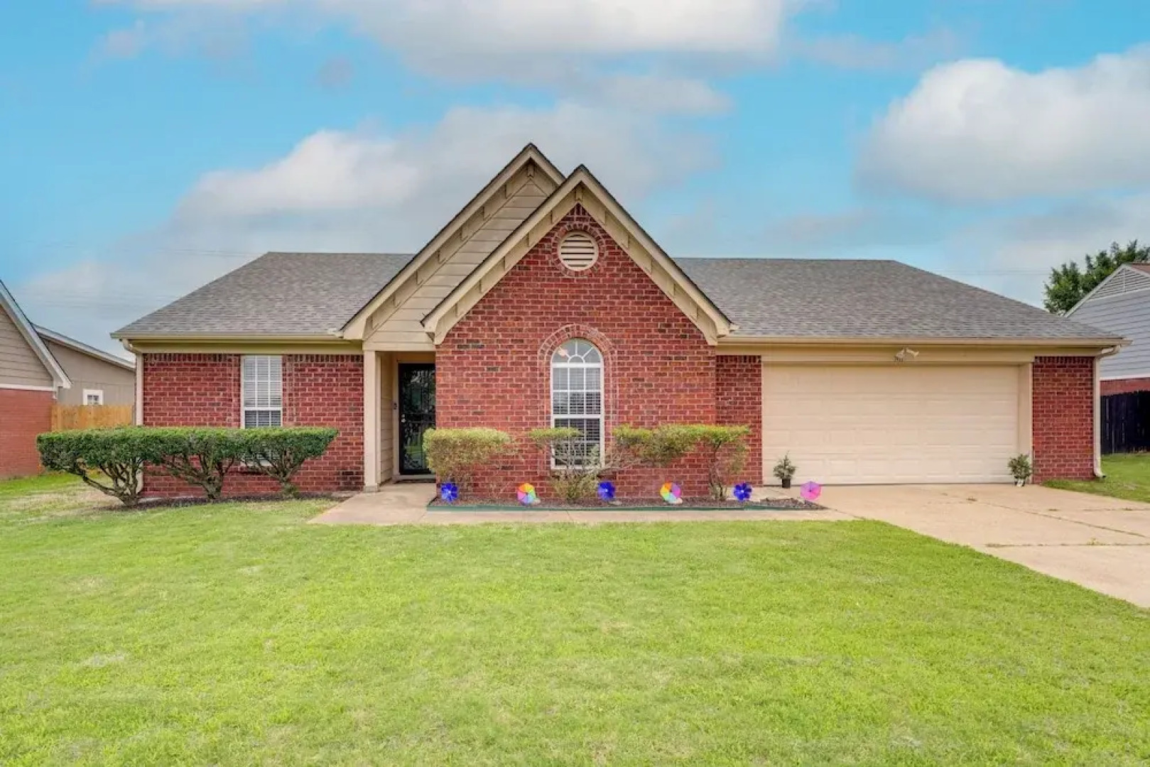 Horn Lake Home w/ Yard: 8 Mi to Graceland!