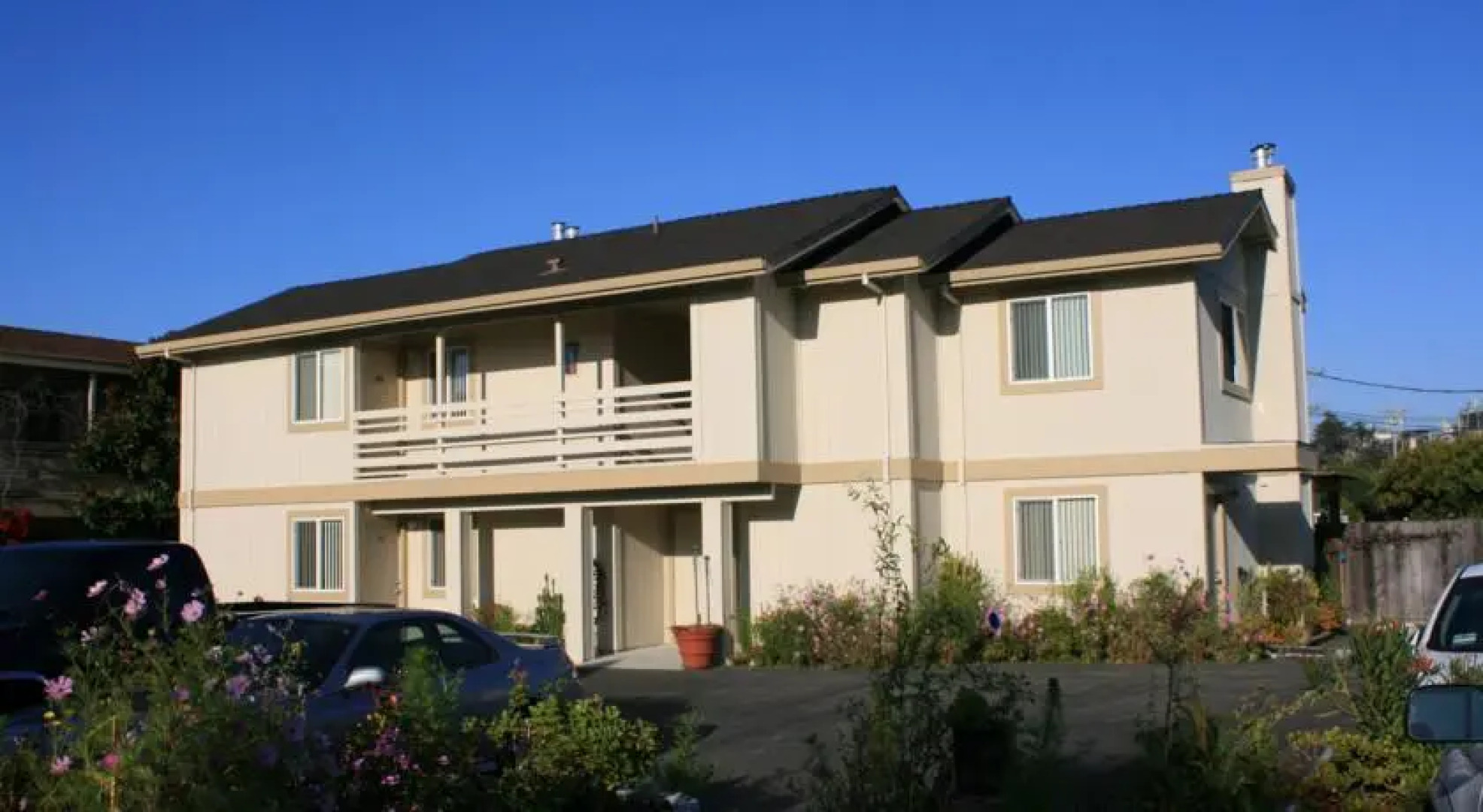 Monterey Fireside Lodge