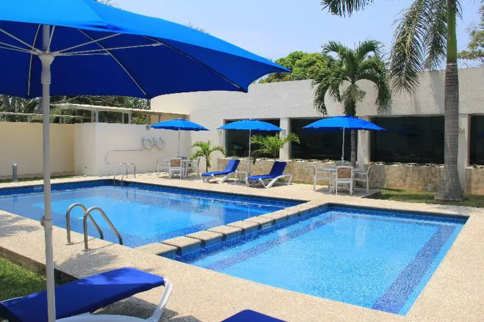 Holiday Inn Express Paraiso Dos Bocas