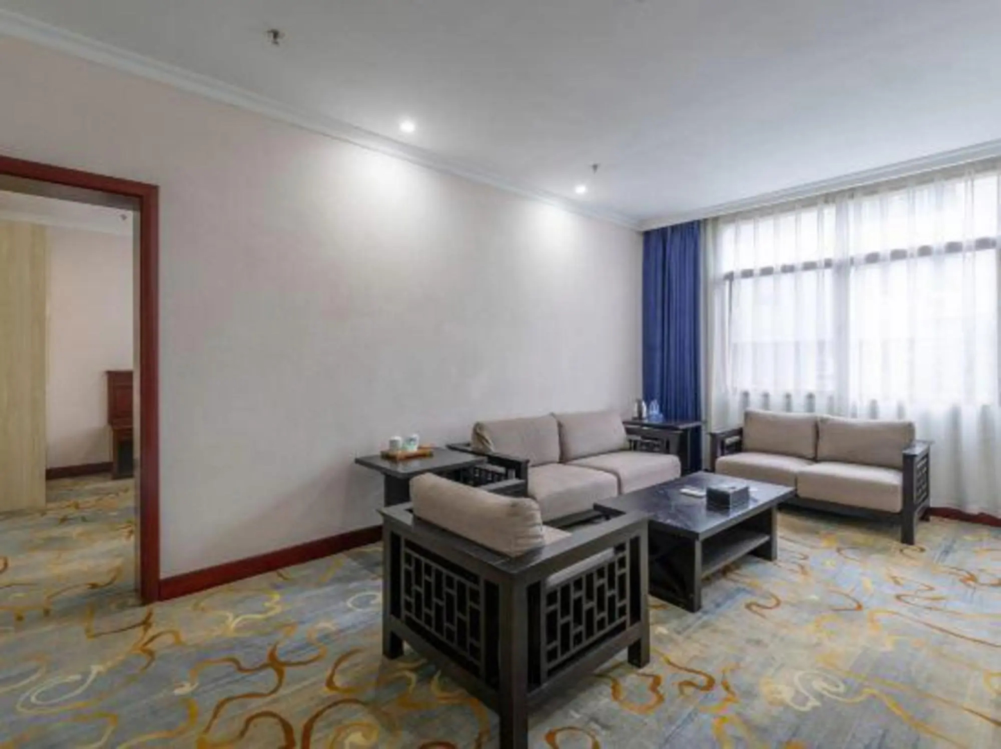 Number One Metropolitan Garden Hotel