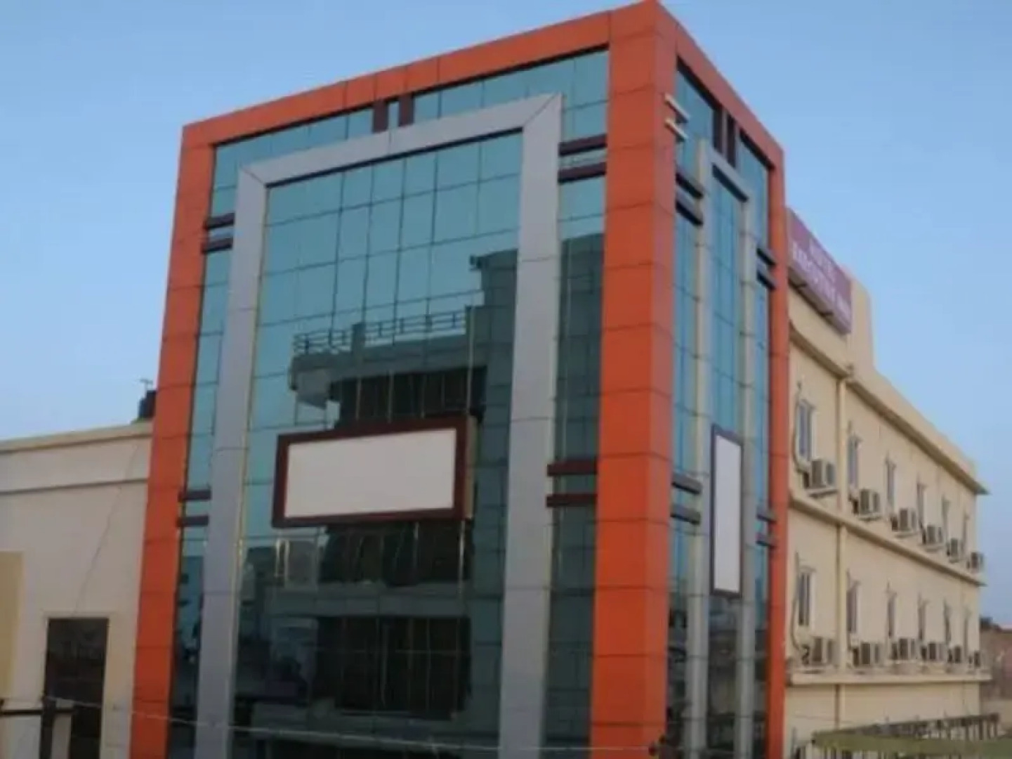 OYO Rooms Uttam Towers