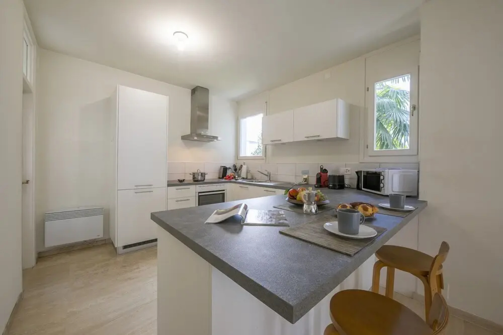 City Lake Apartment
