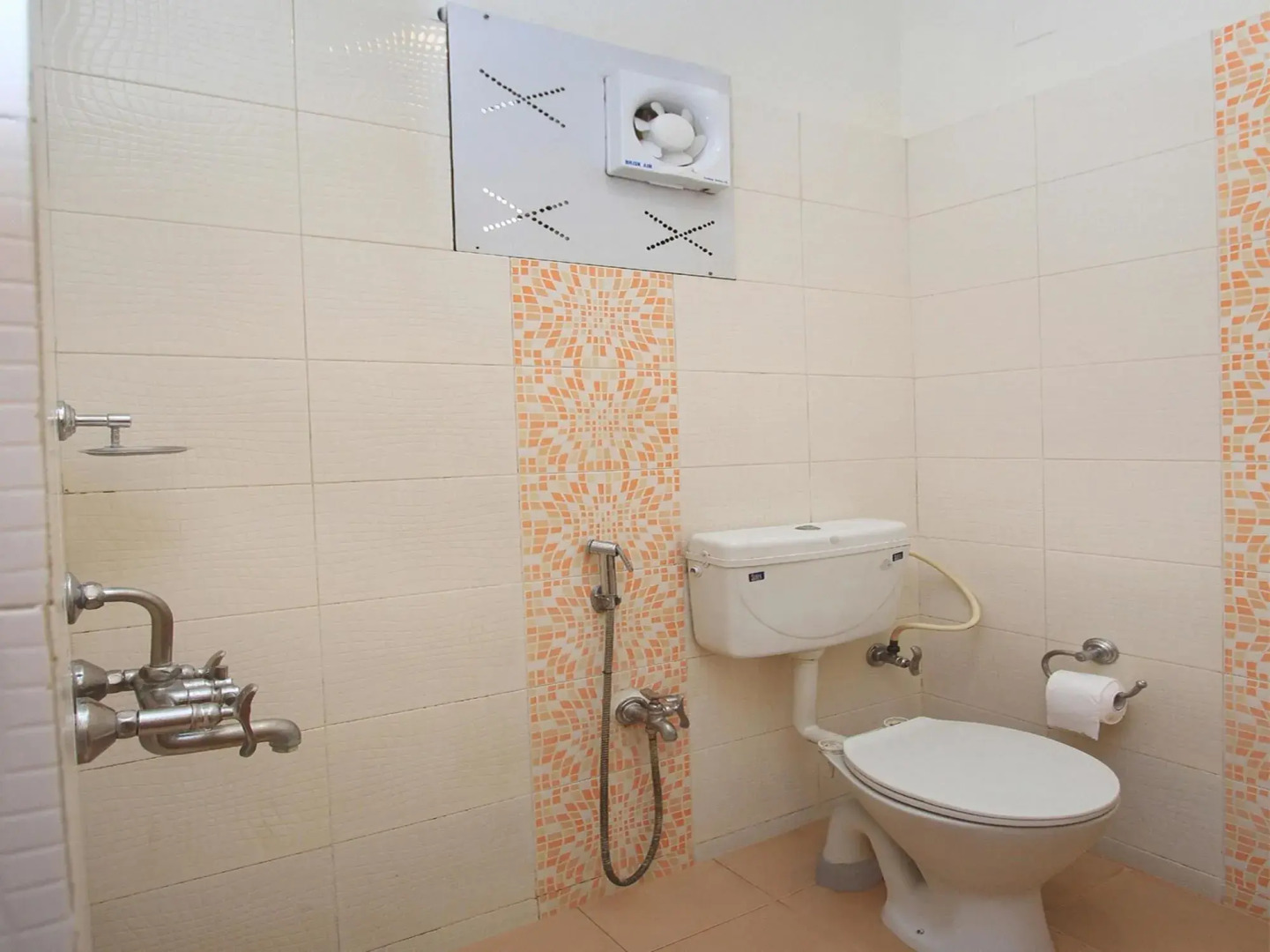 OYO 9633 Hotel Srinidhi Residency