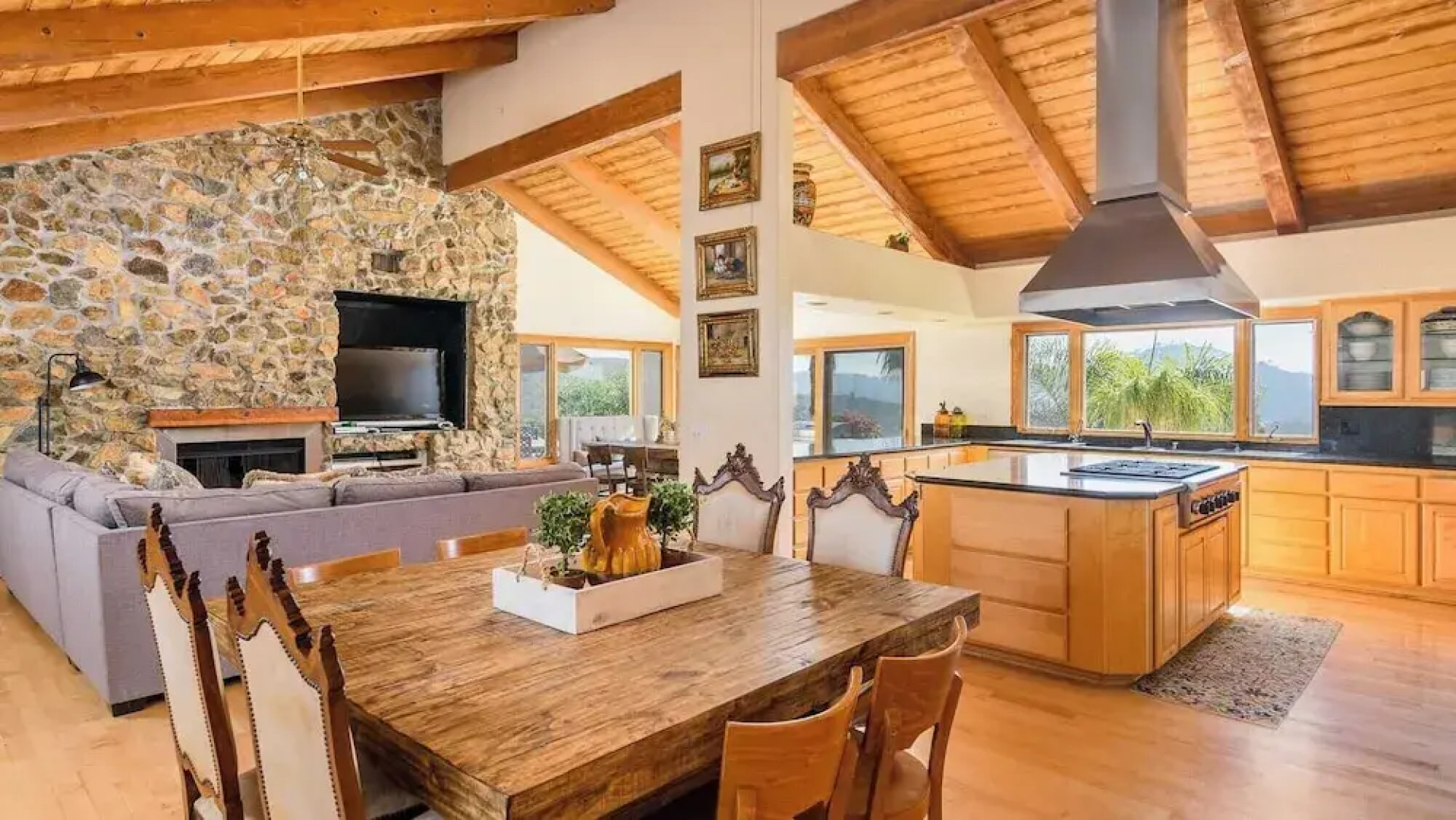 Two Estates w/ Pools, Hot Tubs, Game Rooms, Valley Views & Tennis Court Near Beaches & Wineries