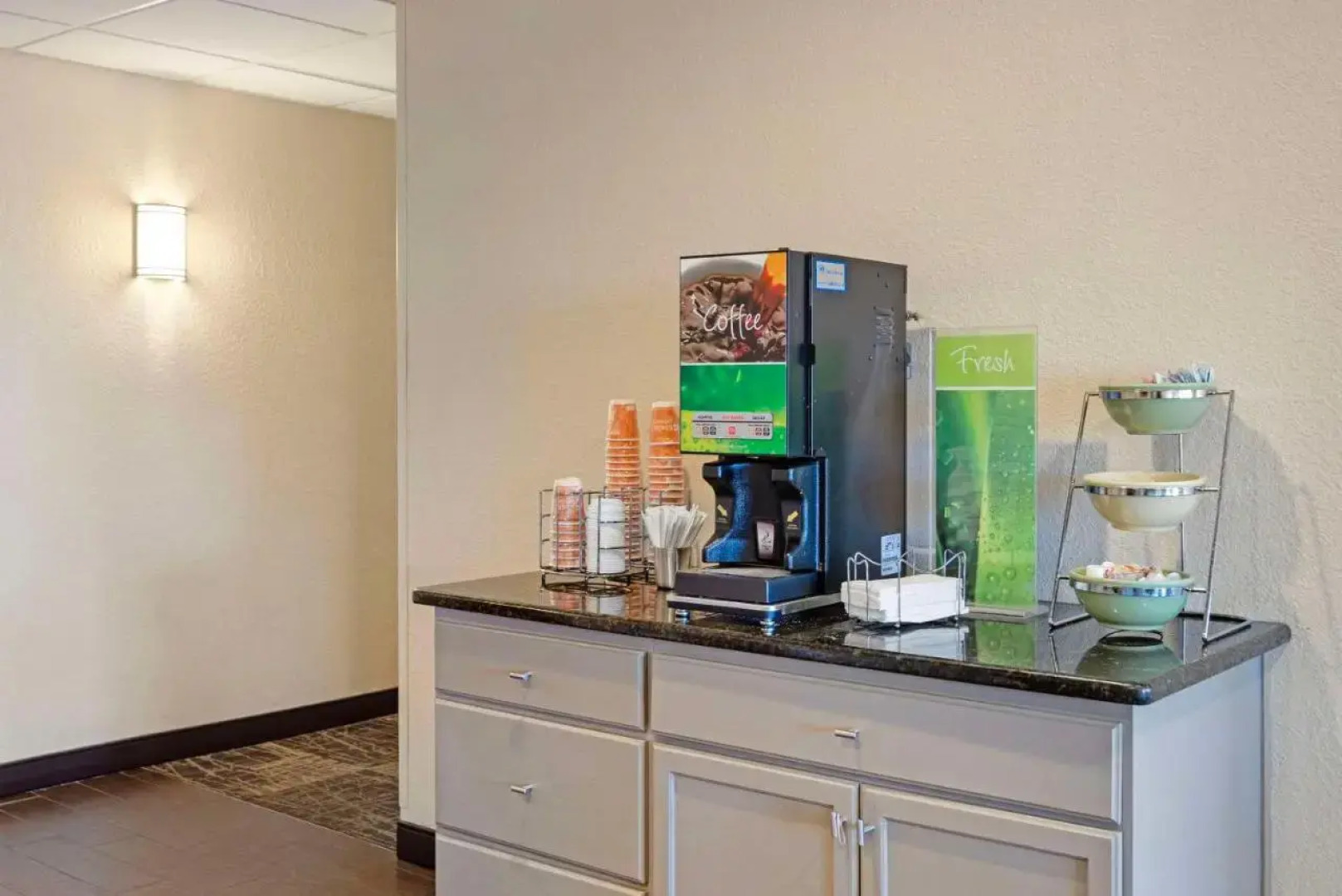 Holiday Inn Express Valley W Point Area