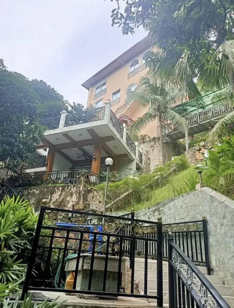 Mountain Chateau