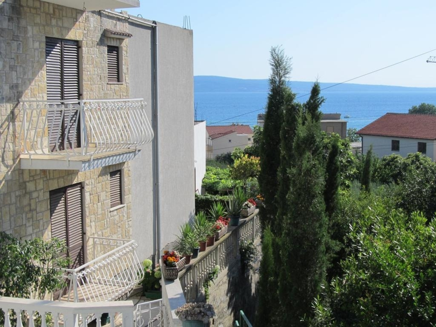 Apartment Stan - 150m from the sea A2 prizemlje Duce, Riviera Omis