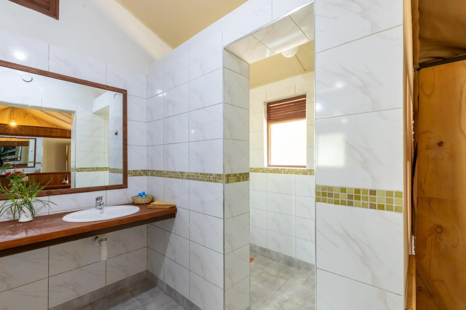 Sentrim Mara Game Lodge