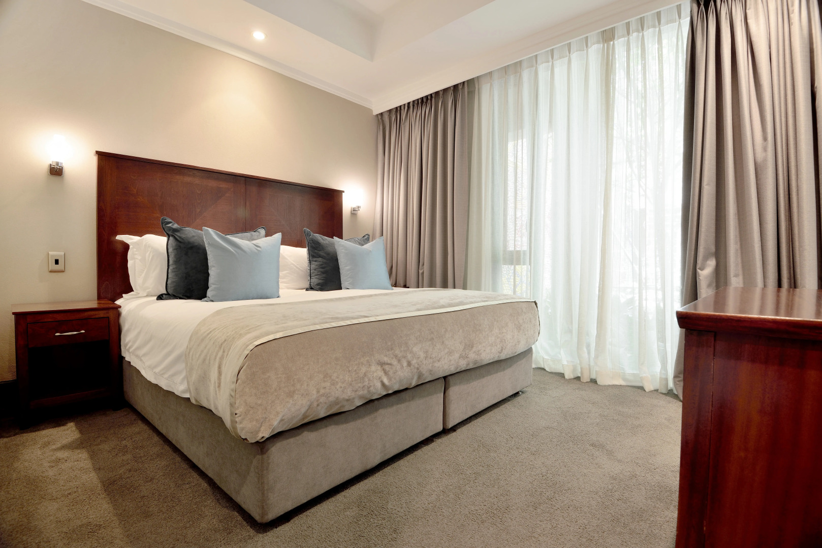 Raphael Penthouse Suites