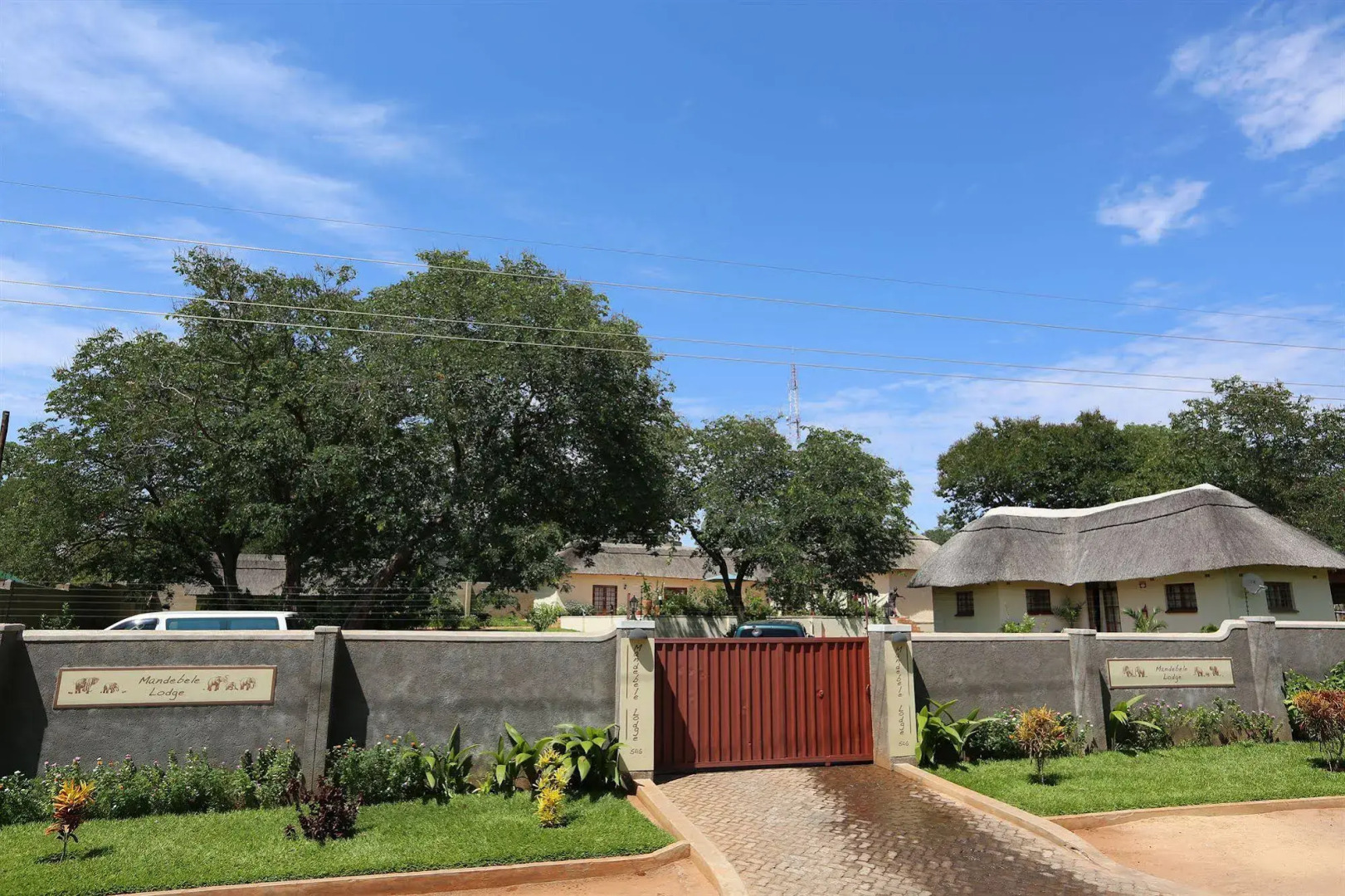 Mandebele Lodge