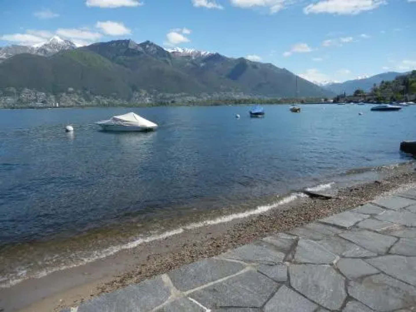 Luxerioses Apartment 52 Viralago