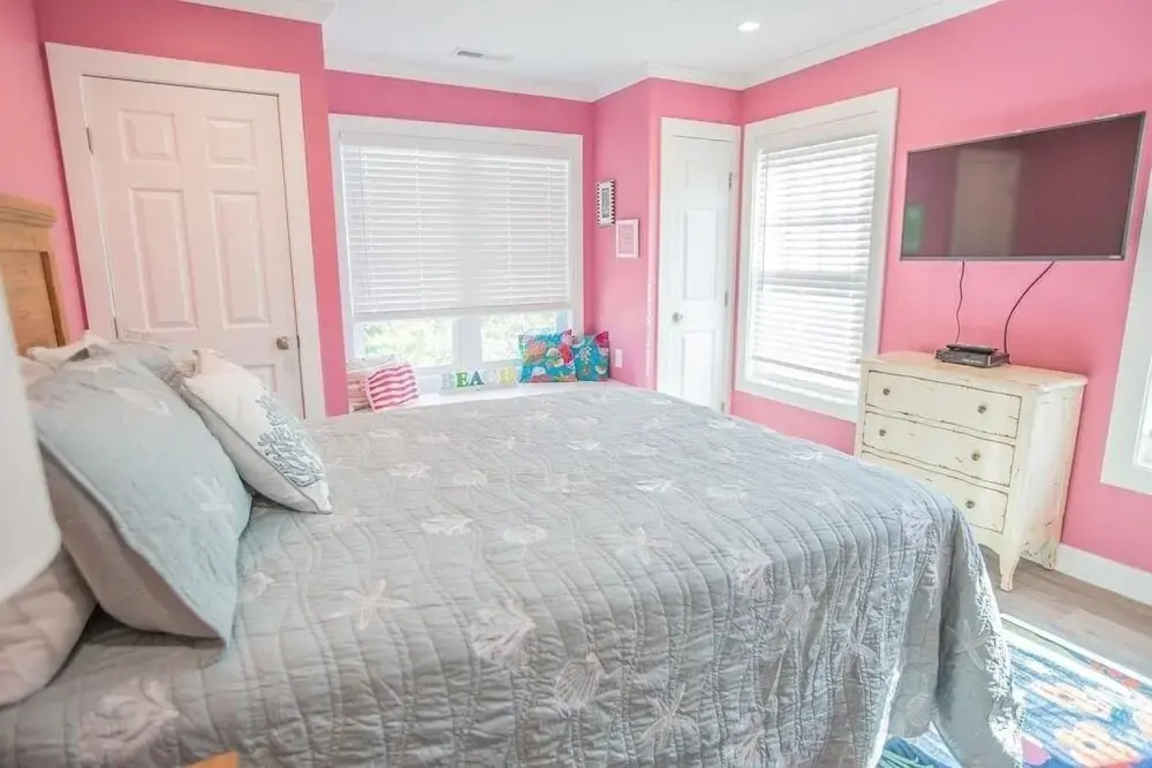 Three Girls 5 Bedroom Home by RedAwning