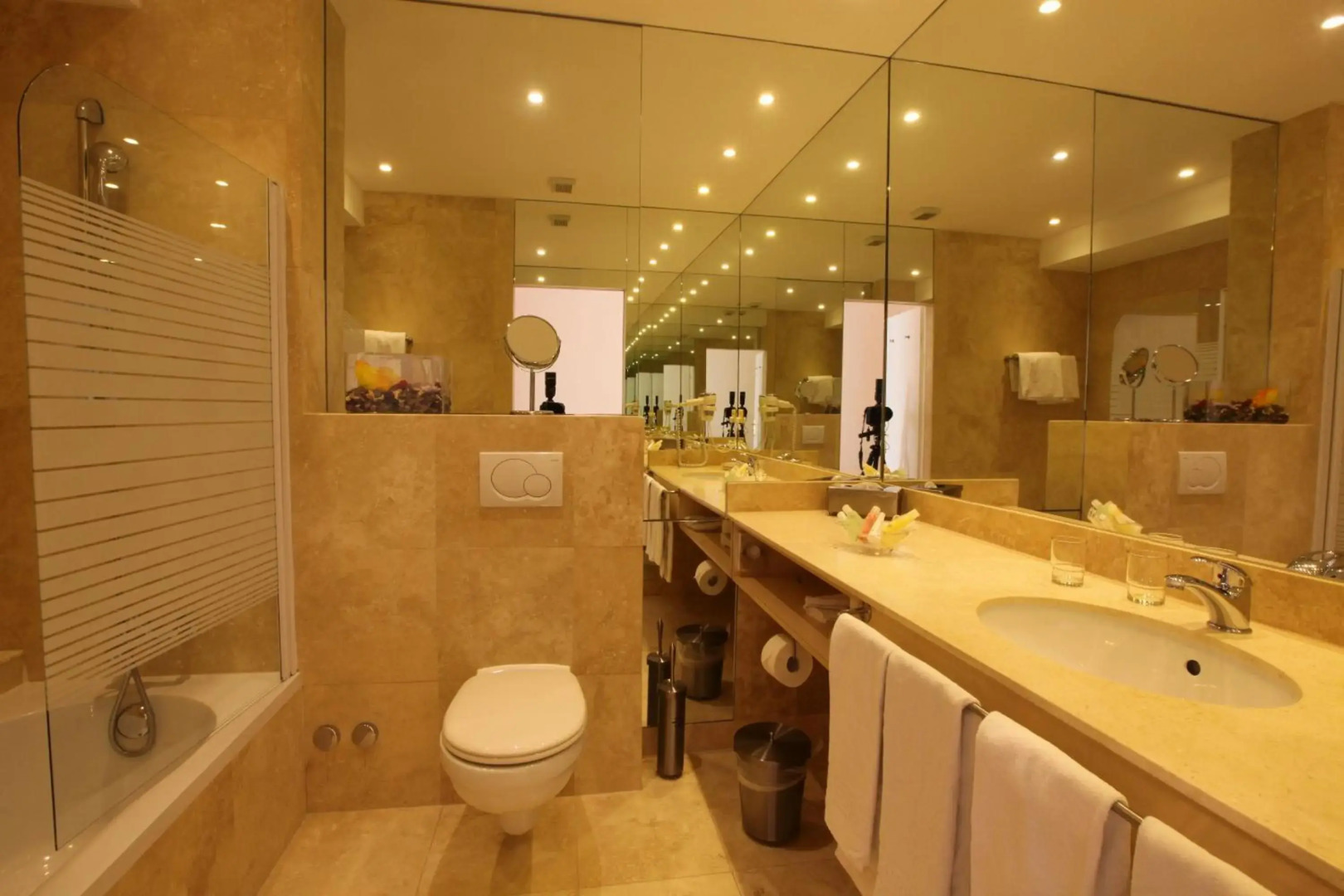 Hotel du Grand Lac Excelsior