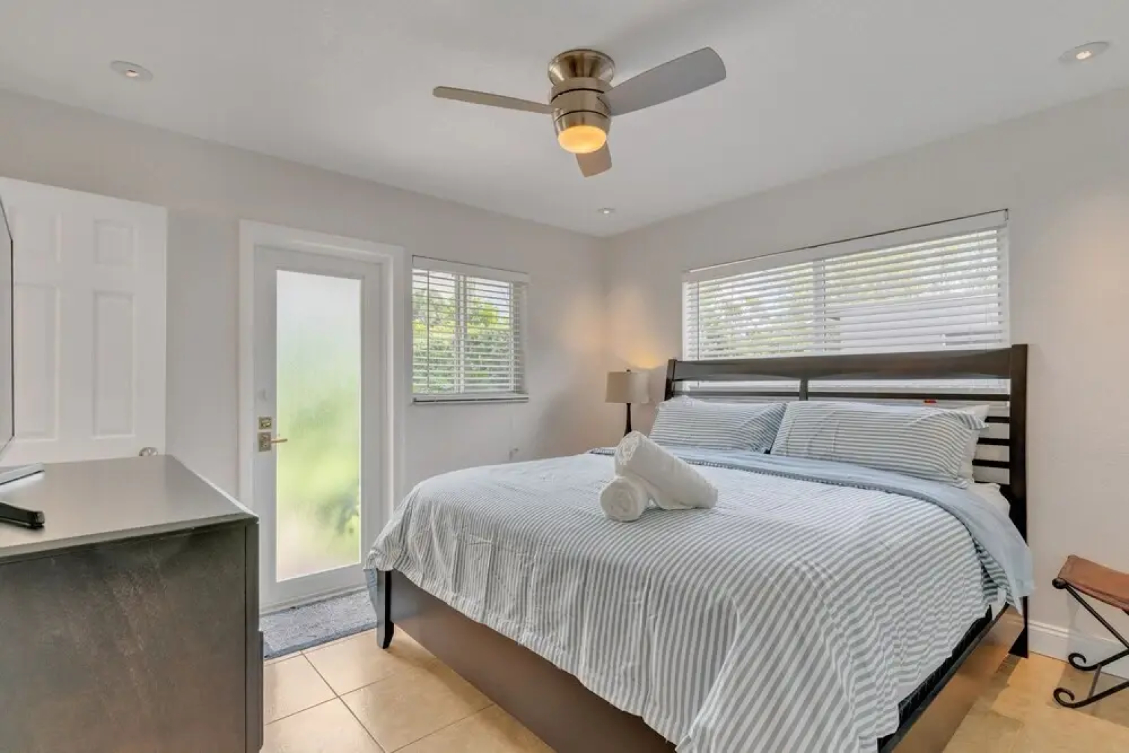 Shangri-la 3 Bedroom Home by RedAwning