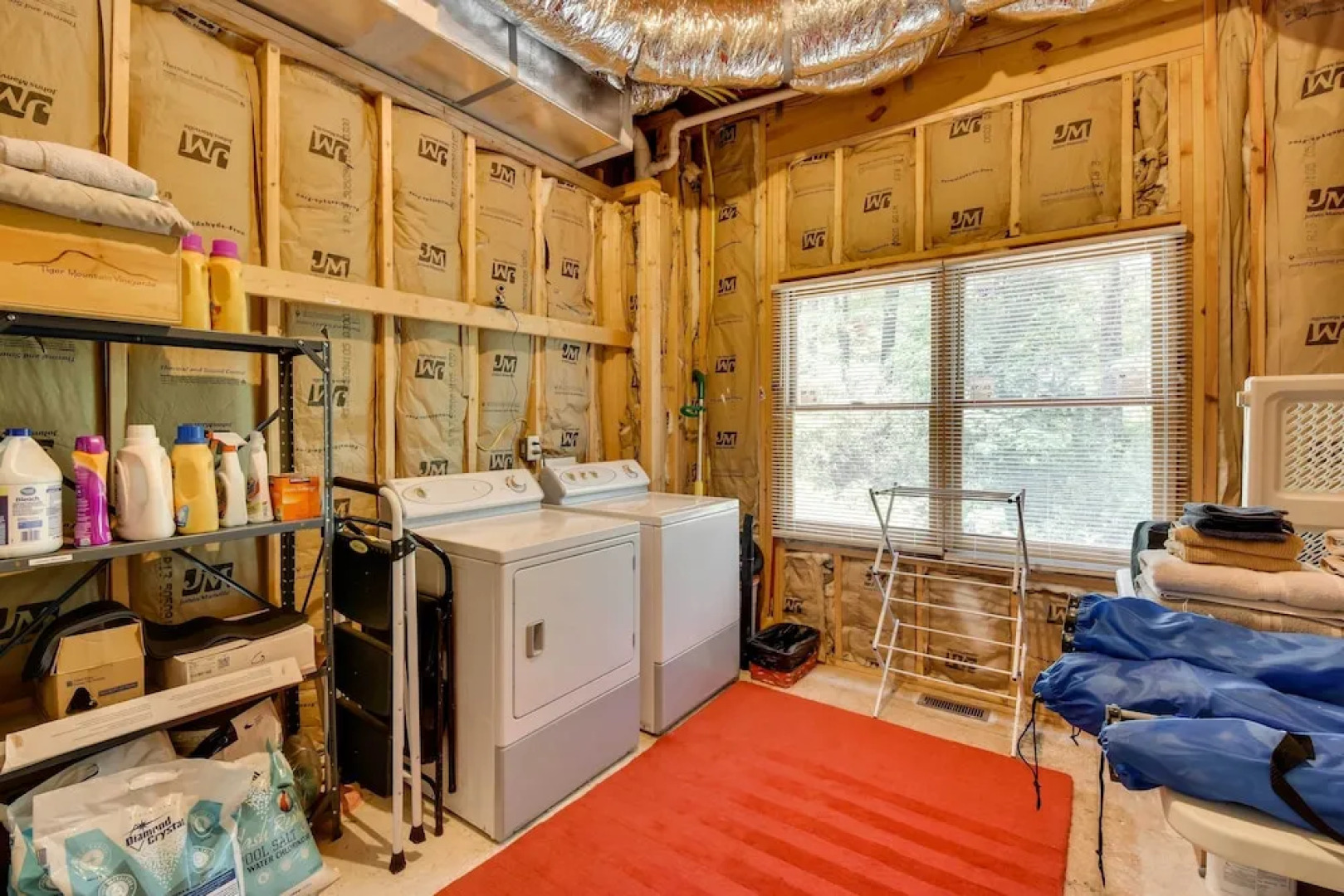 Spacious Georgia Escape w/ Fireplace, Deck & Grill