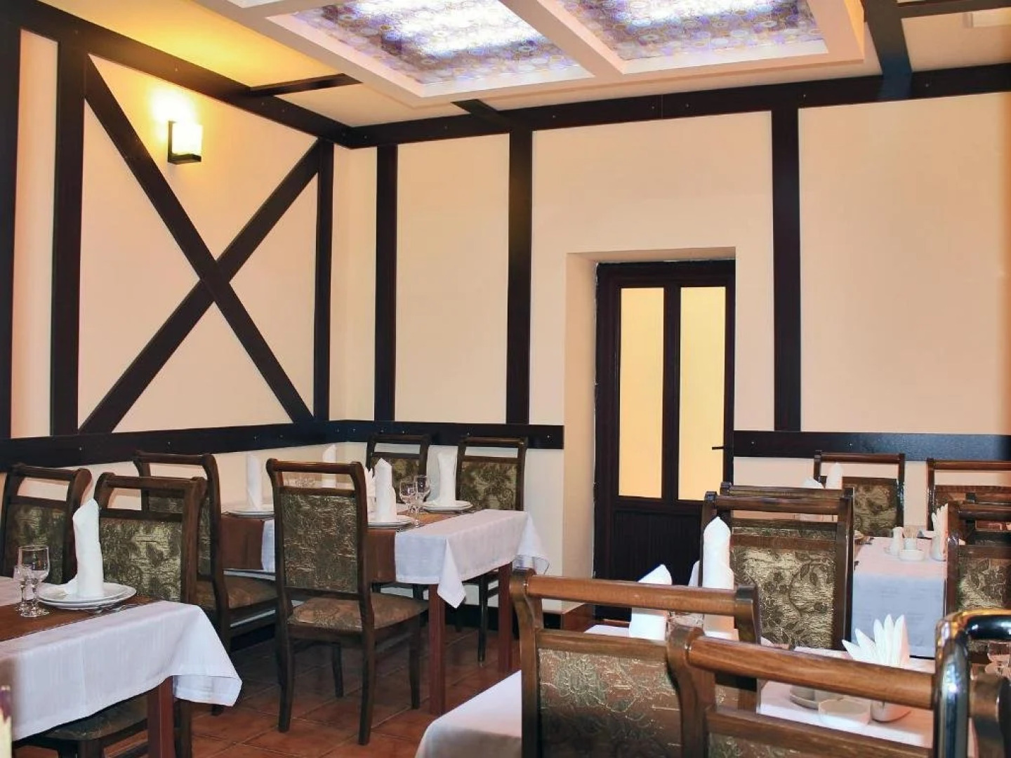 Семейный отель Ariana