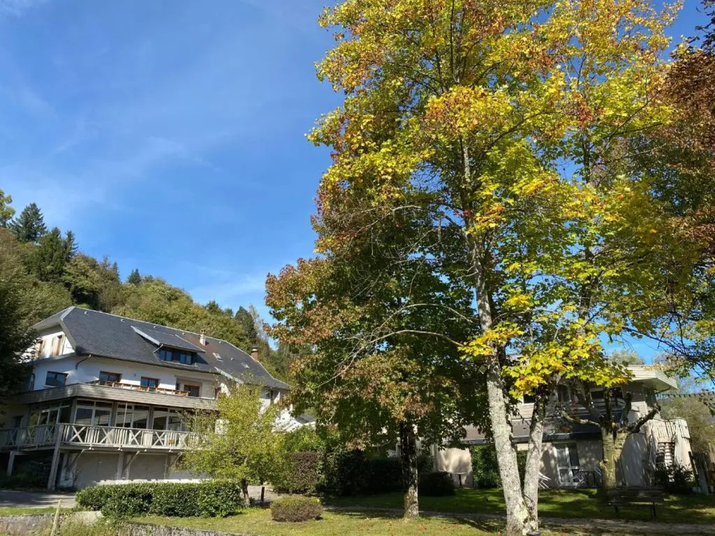 Logis Hôtel les Lodges Du Lac