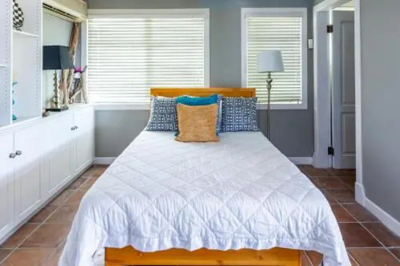 Luxury 4-bedroom home a short walk from the beach