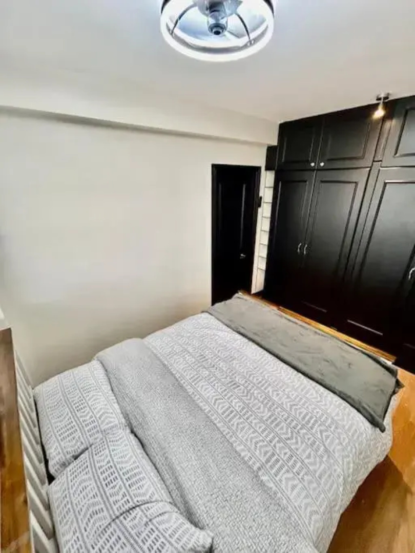 Vive Unique - Chelsea Cloisters Apartment