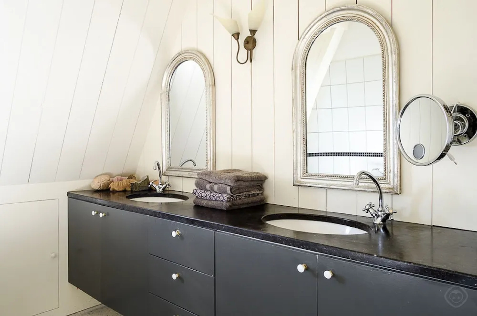 Elegant Riverside Apartment