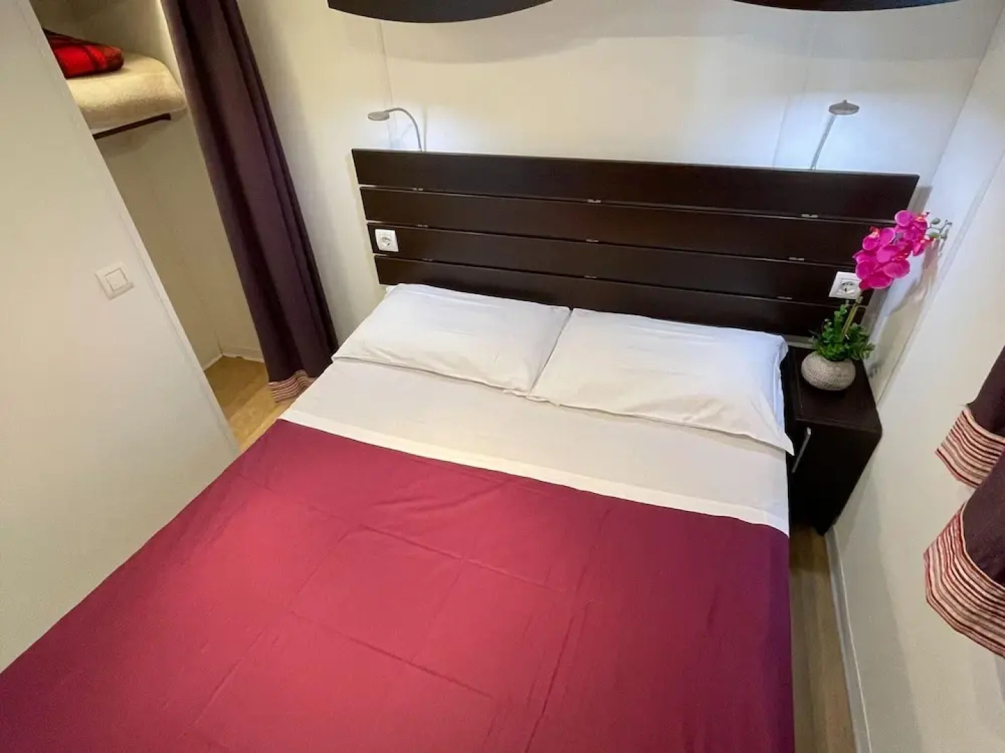 Well-kept Chalet With Covered Veranda on Lake Trasimeno