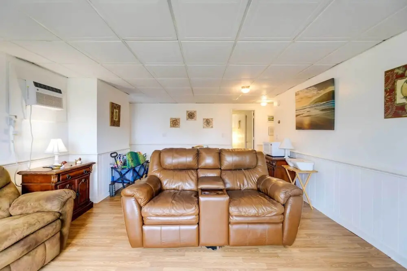 1 Ocean Fun:' Emerald Isle Apt, Steps to Beaches!