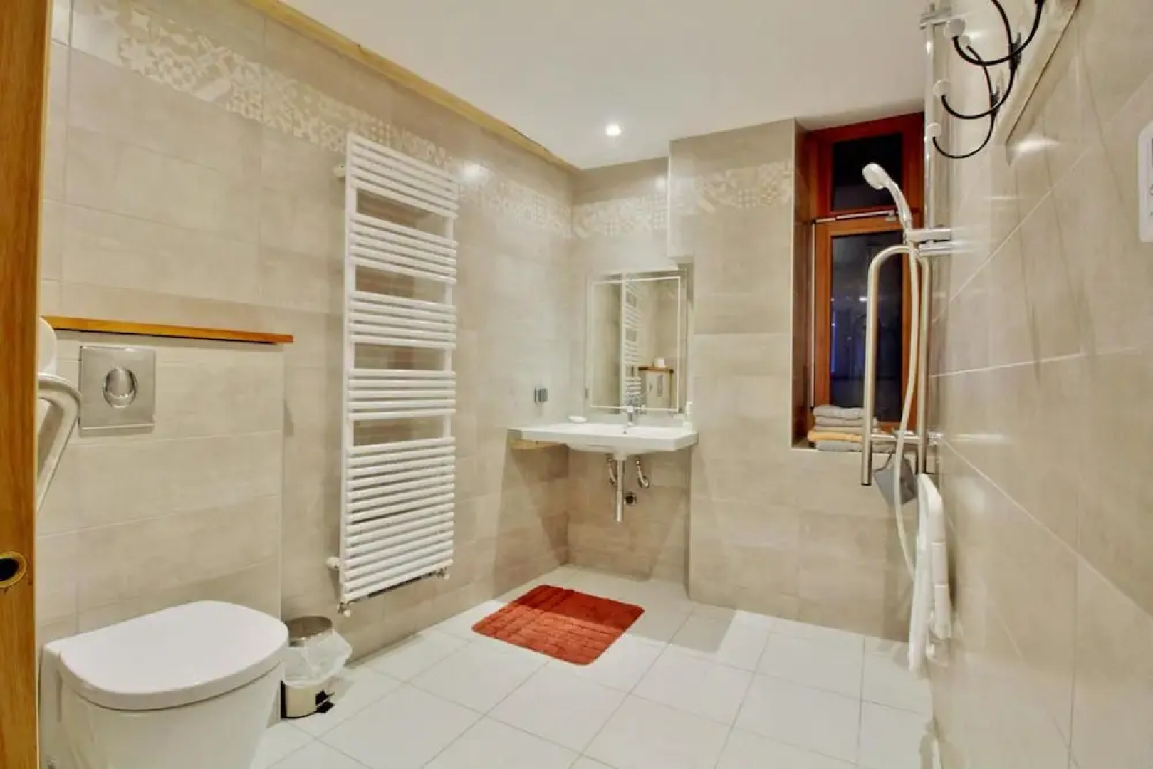 House With 4 Bedrooms in Cauterets, With Wonderful Mountain View, Encl