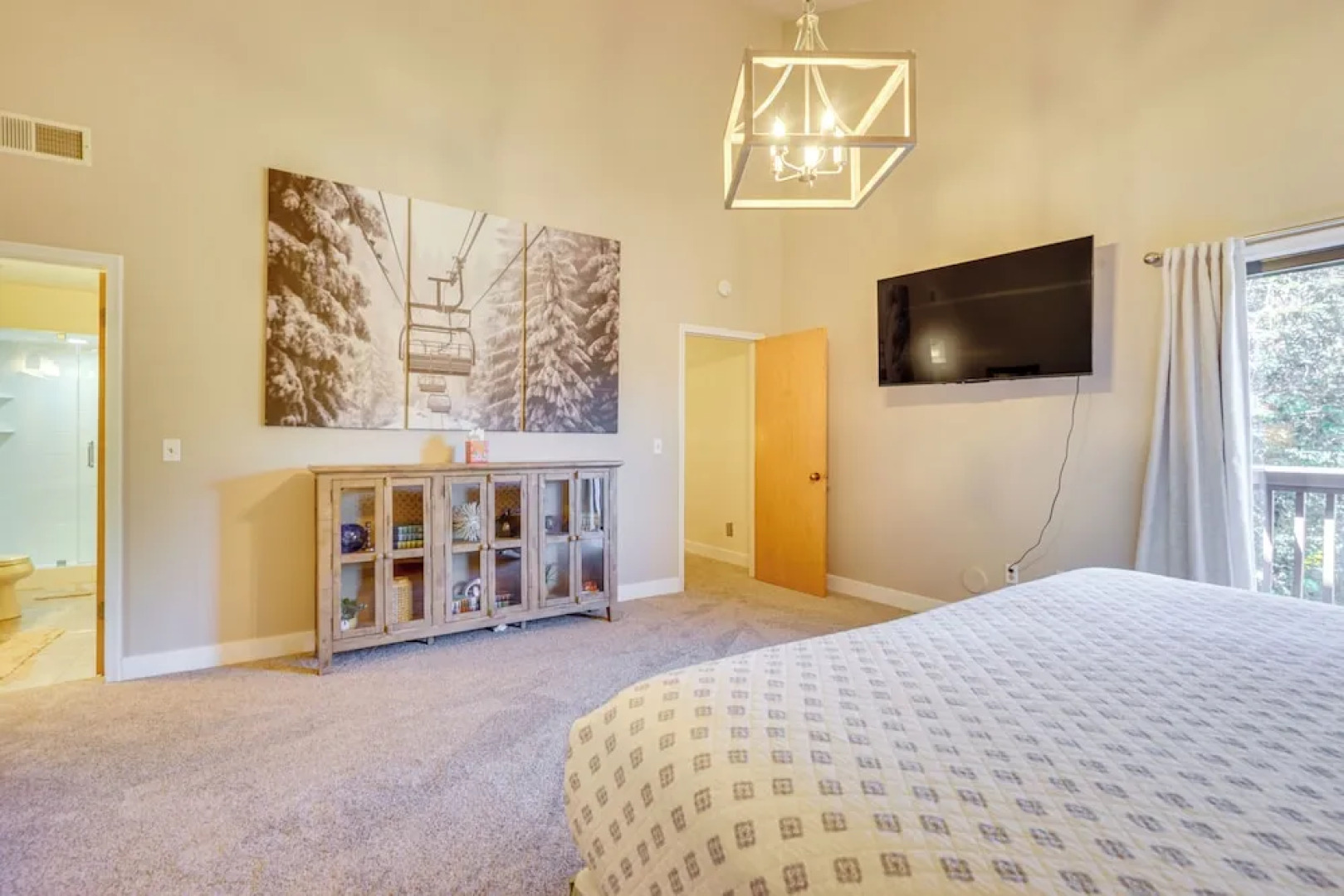 Superb Park City Escape w/ Deck, Walk to Ski Lift!