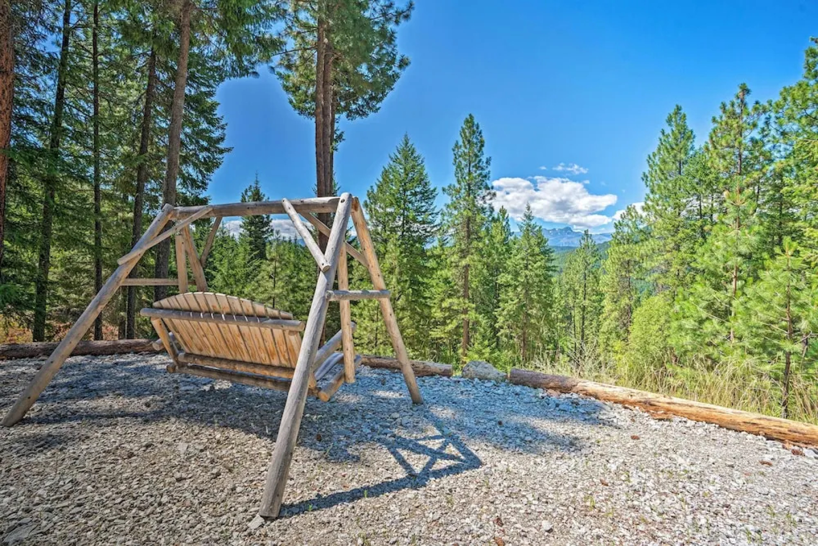 Private Leavenworth Cabin w/ Mtn Views & Fire Pit