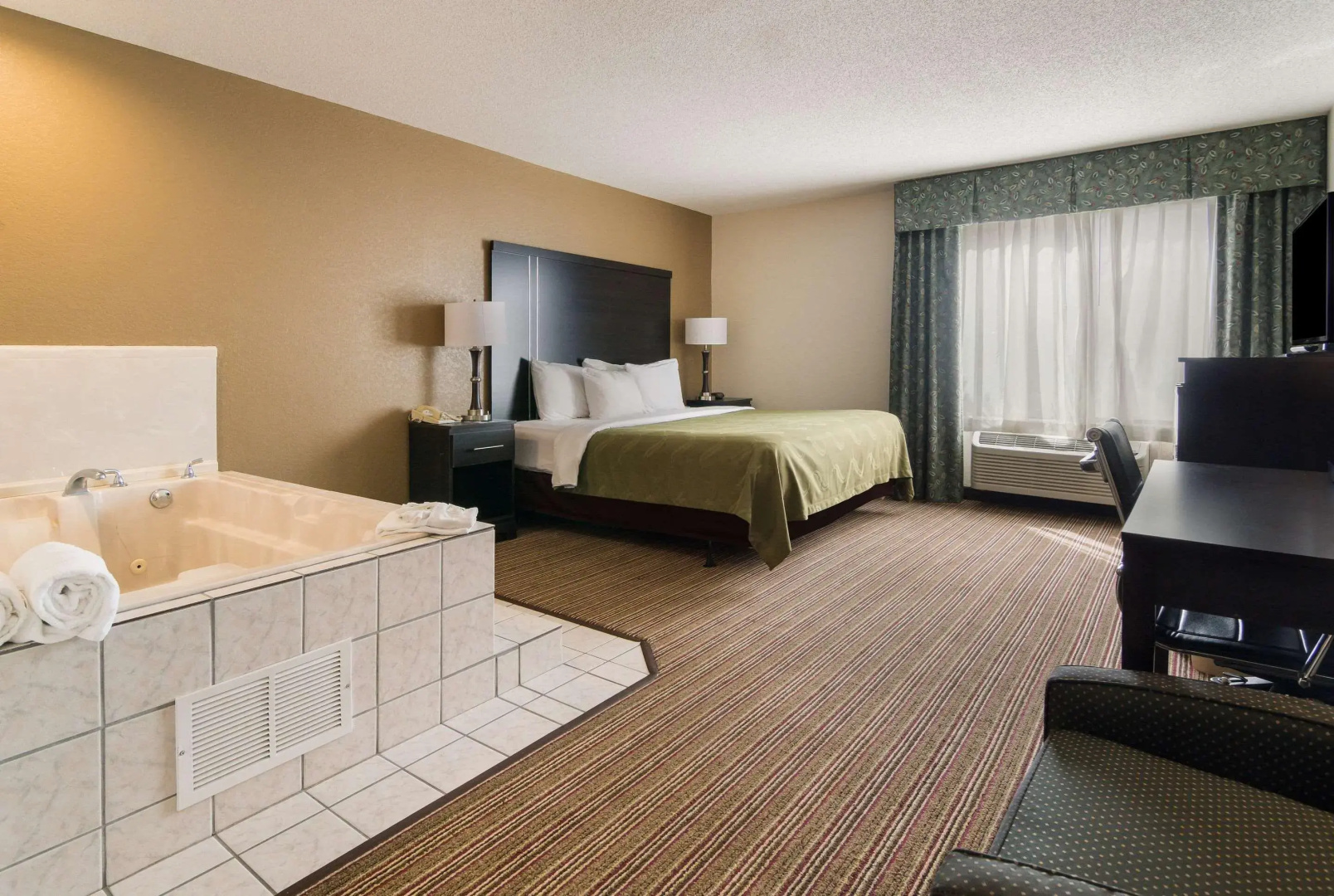 Quality Inn & Suites - Granbury