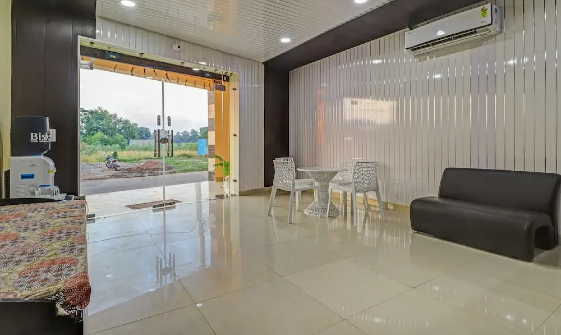 Itsy By Treebo - Divine Inn