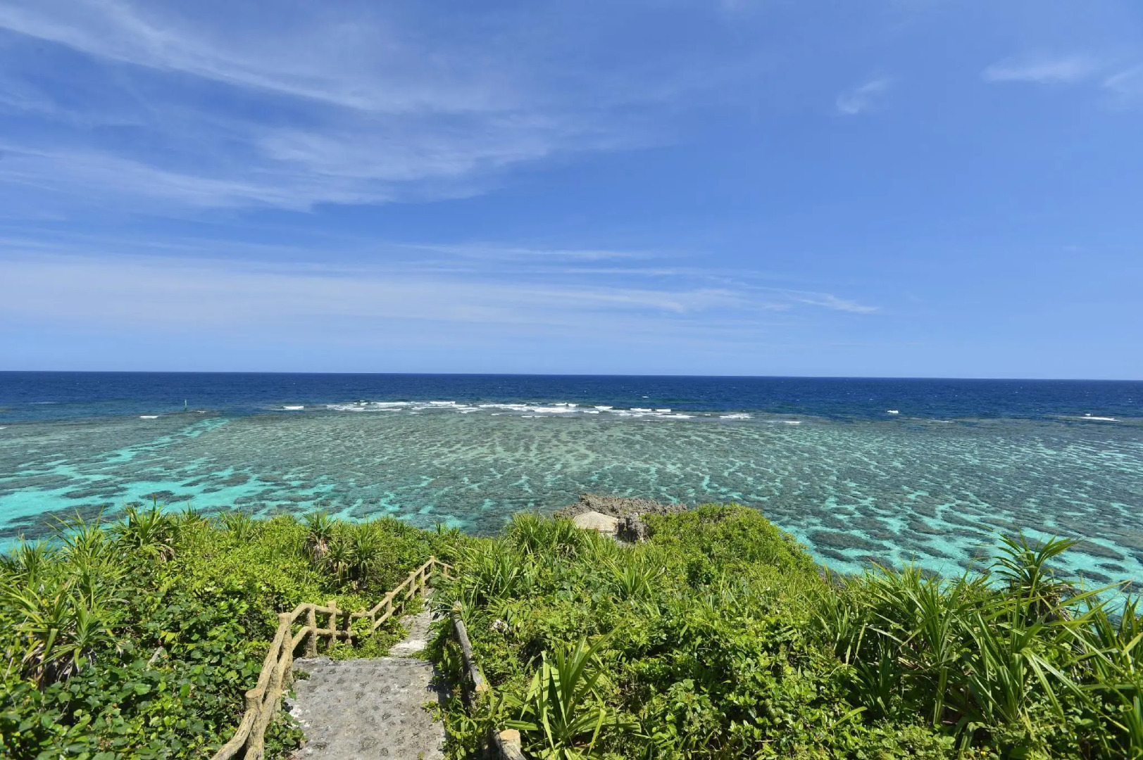 Hotel Breezebay Marina