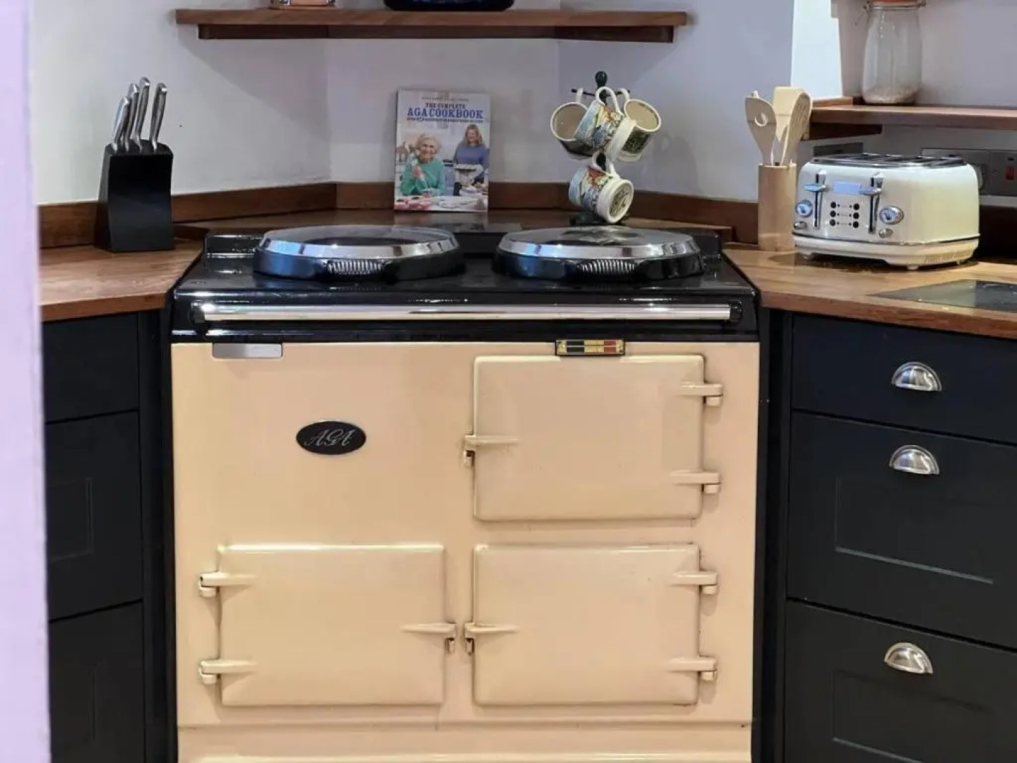 Stunning 4-bed Grade II House in the Lake District